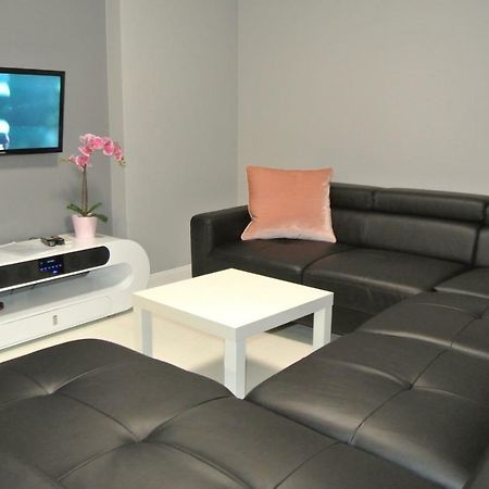 Apartamenty Centrum- Kochanowskiego -Dawniej Two-Bedroom Apartment ジェロナ・グラ エクステリア 写真