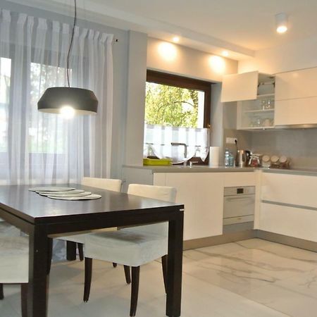 Apartamenty Centrum- Kochanowskiego -Dawniej Two-Bedroom Apartment ジェロナ・グラ エクステリア 写真