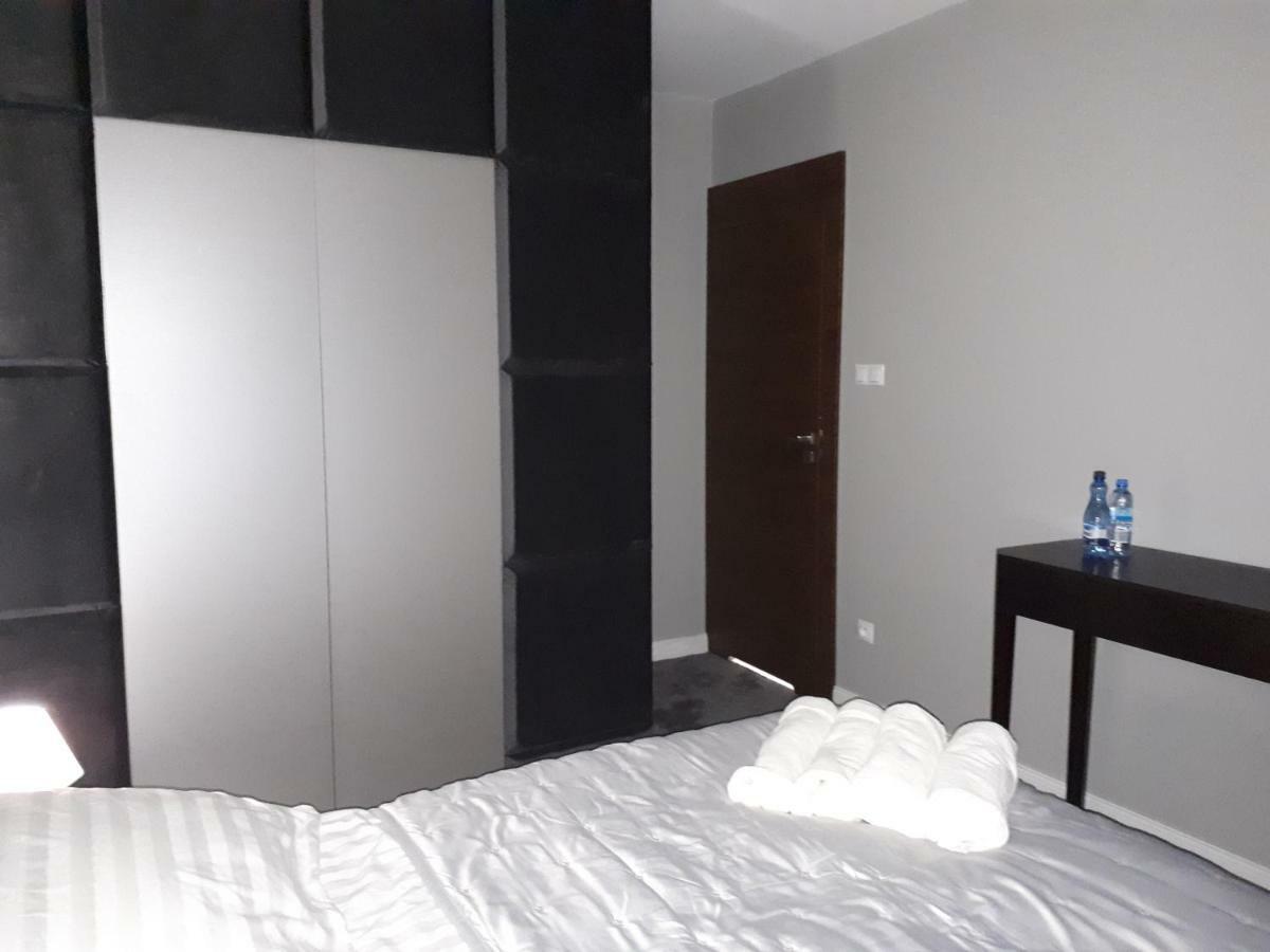 Apartamenty Centrum- Kochanowskiego -Dawniej Two-Bedroom Apartment ジェロナ・グラ エクステリア 写真