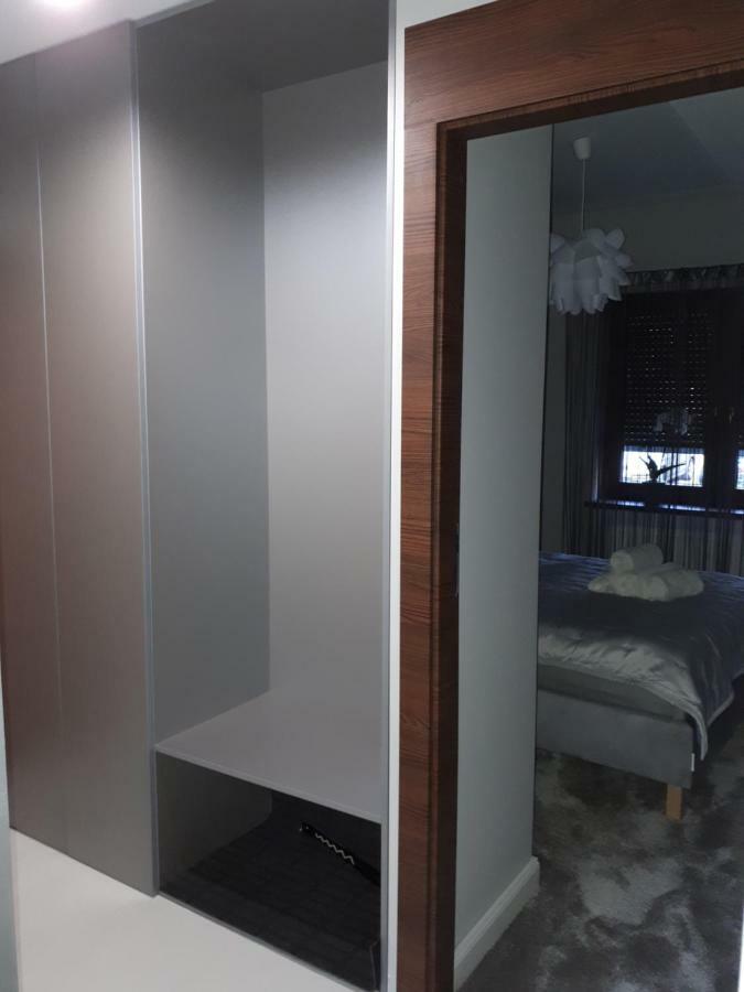 Apartamenty Centrum- Kochanowskiego -Dawniej Two-Bedroom Apartment ジェロナ・グラ エクステリア 写真