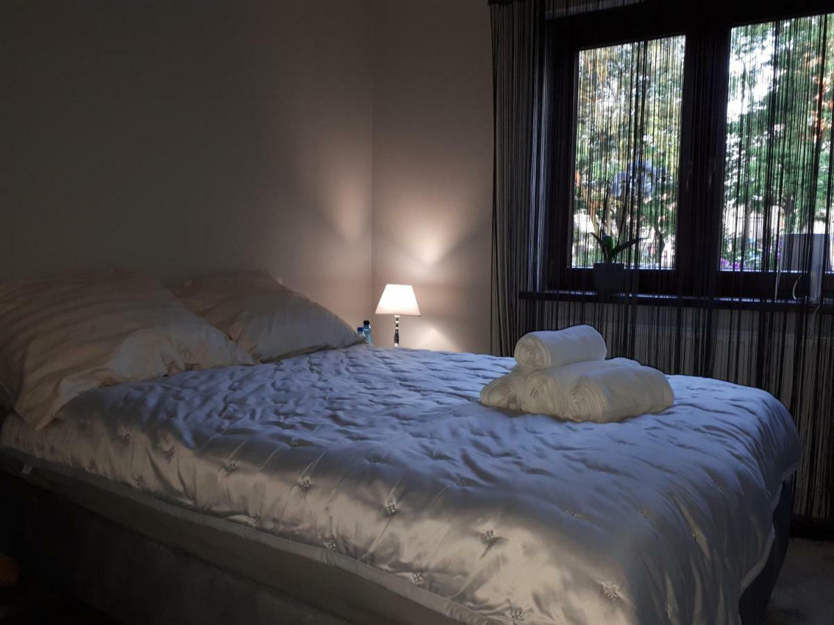 Apartamenty Centrum- Kochanowskiego -Dawniej Two-Bedroom Apartment ジェロナ・グラ エクステリア 写真