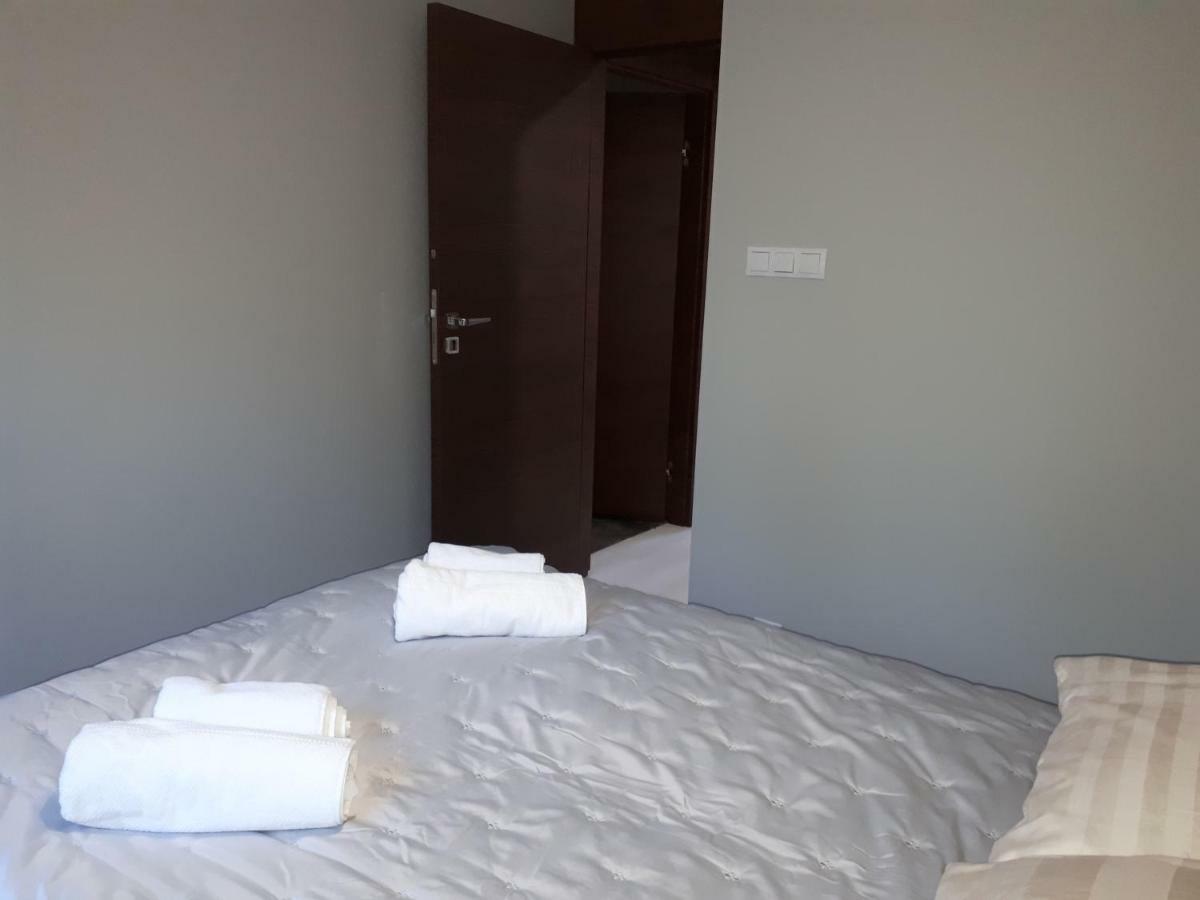 Apartamenty Centrum- Kochanowskiego -Dawniej Two-Bedroom Apartment ジェロナ・グラ エクステリア 写真