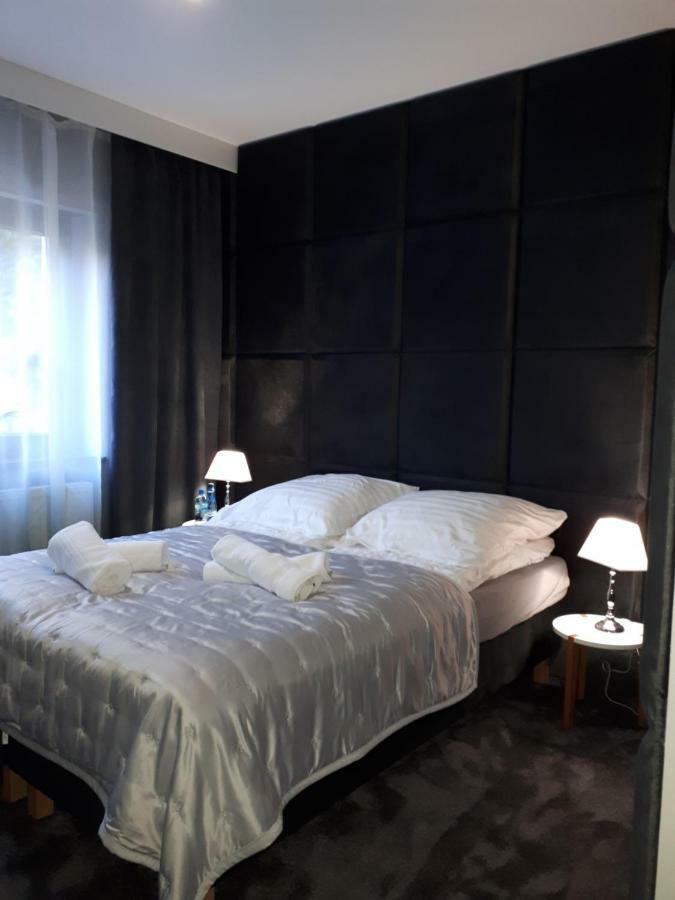 Apartamenty Centrum- Kochanowskiego -Dawniej Two-Bedroom Apartment ジェロナ・グラ エクステリア 写真