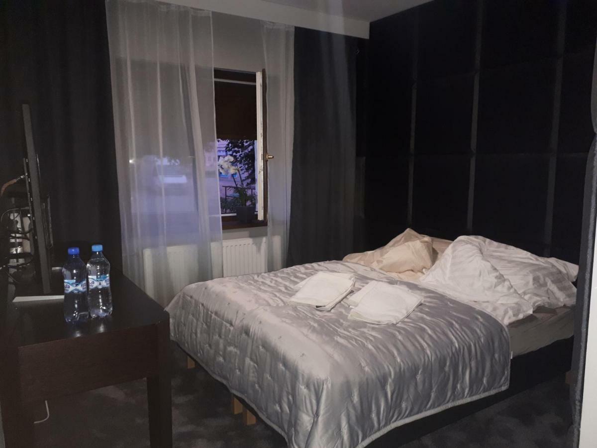 Apartamenty Centrum- Kochanowskiego -Dawniej Two-Bedroom Apartment ジェロナ・グラ エクステリア 写真