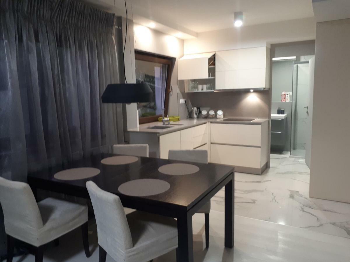 Apartamenty Centrum- Kochanowskiego -Dawniej Two-Bedroom Apartment ジェロナ・グラ エクステリア 写真