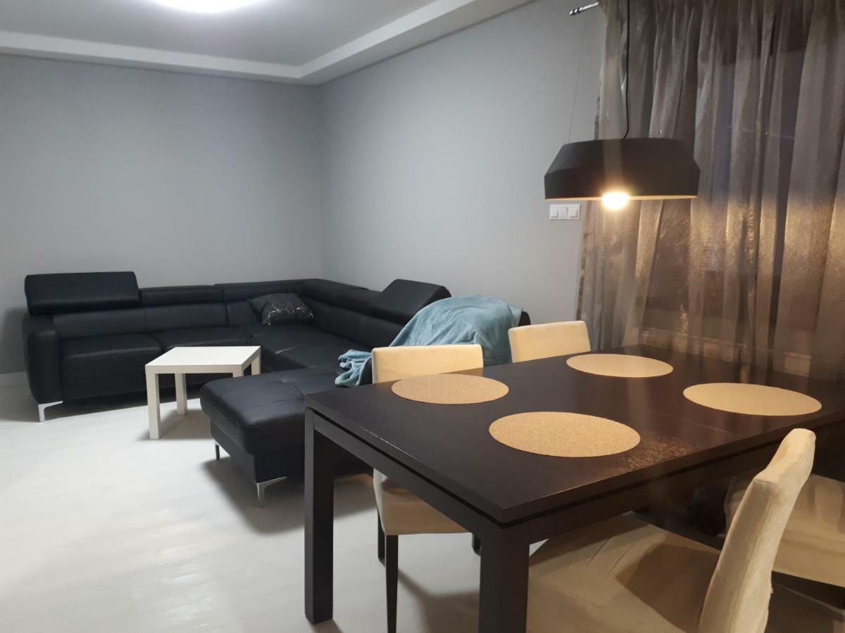 Apartamenty Centrum- Kochanowskiego -Dawniej Two-Bedroom Apartment ジェロナ・グラ エクステリア 写真