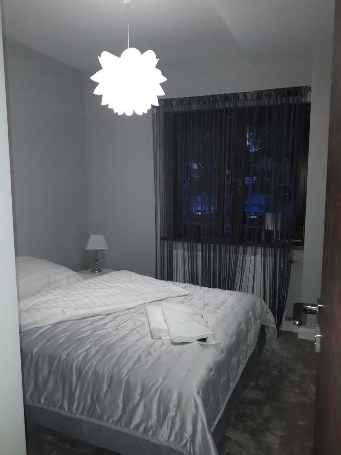 Apartamenty Centrum- Kochanowskiego -Dawniej Two-Bedroom Apartment ジェロナ・グラ エクステリア 写真