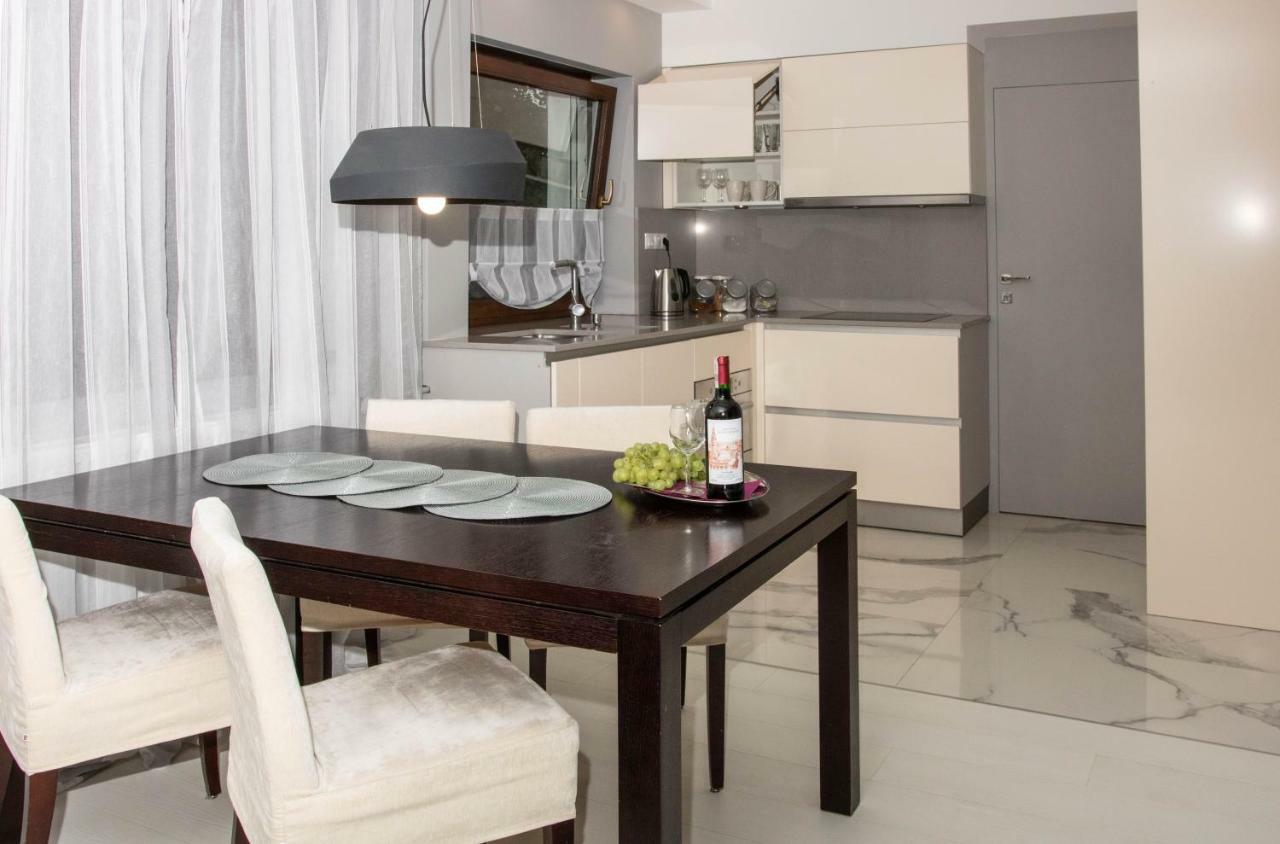 Apartamenty Centrum- Kochanowskiego -Dawniej Two-Bedroom Apartment ジェロナ・グラ エクステリア 写真