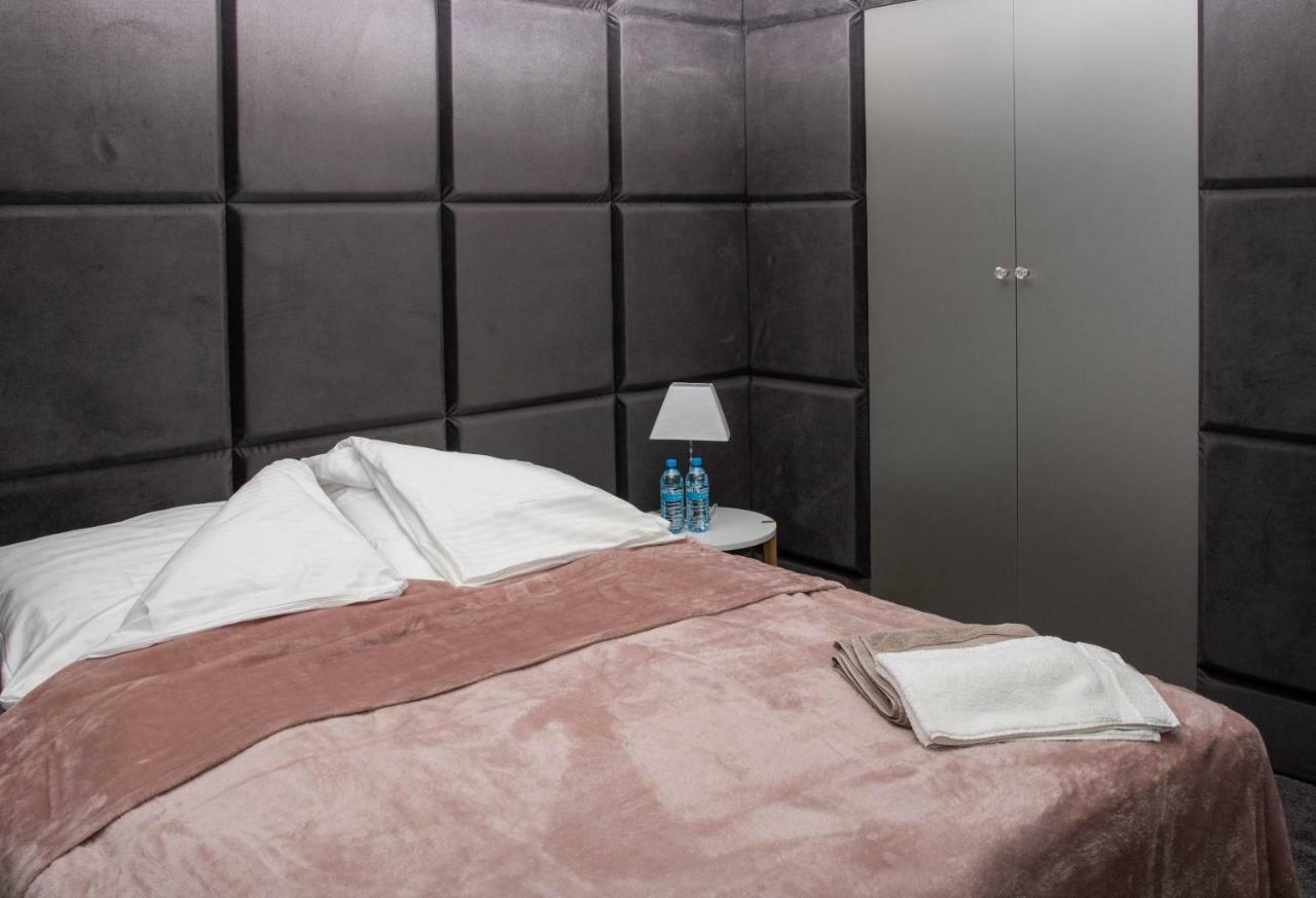 Apartamenty Centrum- Kochanowskiego -Dawniej Two-Bedroom Apartment ジェロナ・グラ エクステリア 写真