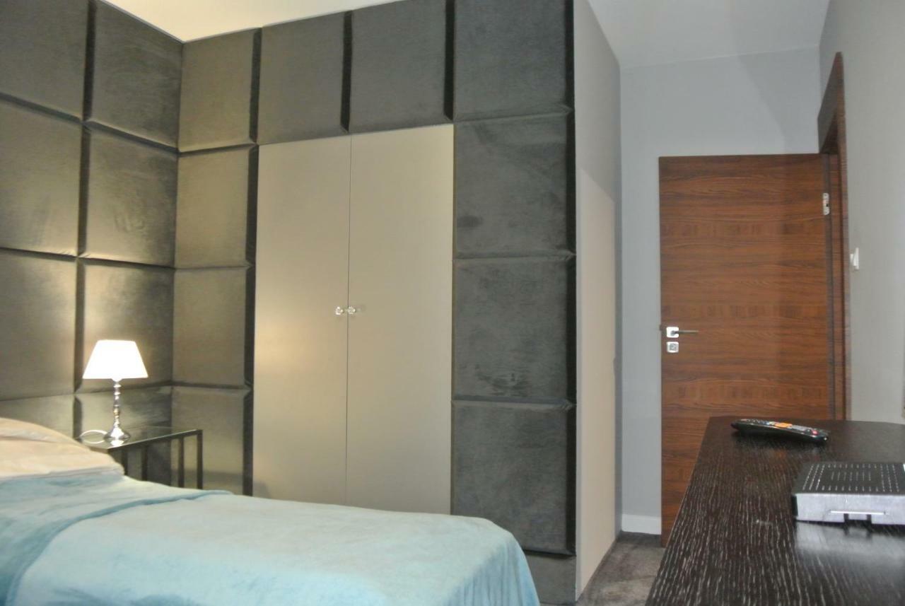 Apartamenty Centrum- Kochanowskiego -Dawniej Two-Bedroom Apartment ジェロナ・グラ エクステリア 写真