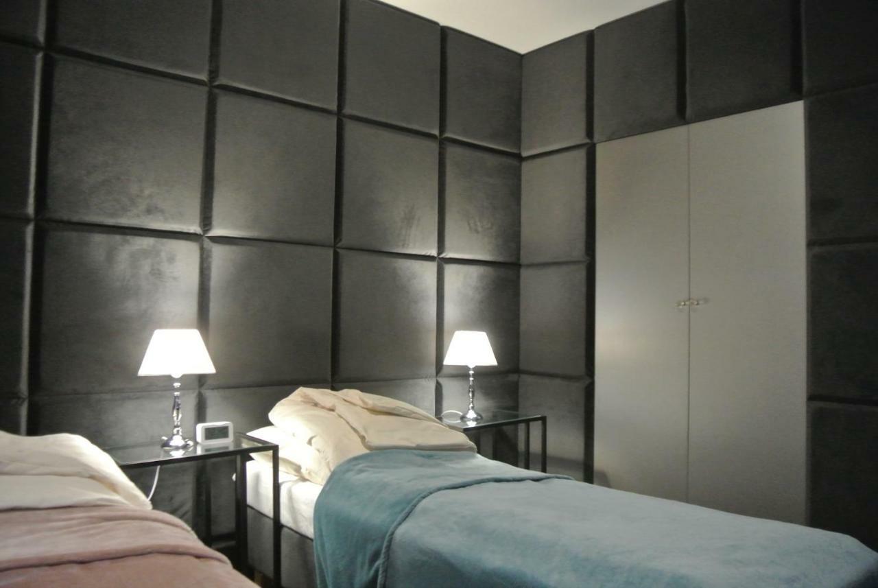 Apartamenty Centrum- Kochanowskiego -Dawniej Two-Bedroom Apartment ジェロナ・グラ エクステリア 写真