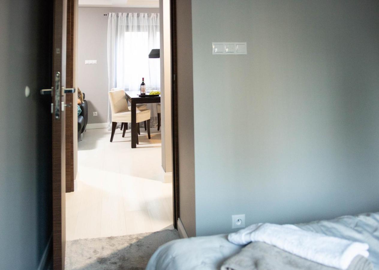 Apartamenty Centrum- Kochanowskiego -Dawniej Two-Bedroom Apartment ジェロナ・グラ エクステリア 写真