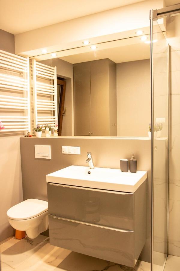 Apartamenty Centrum- Kochanowskiego -Dawniej Two-Bedroom Apartment ジェロナ・グラ エクステリア 写真